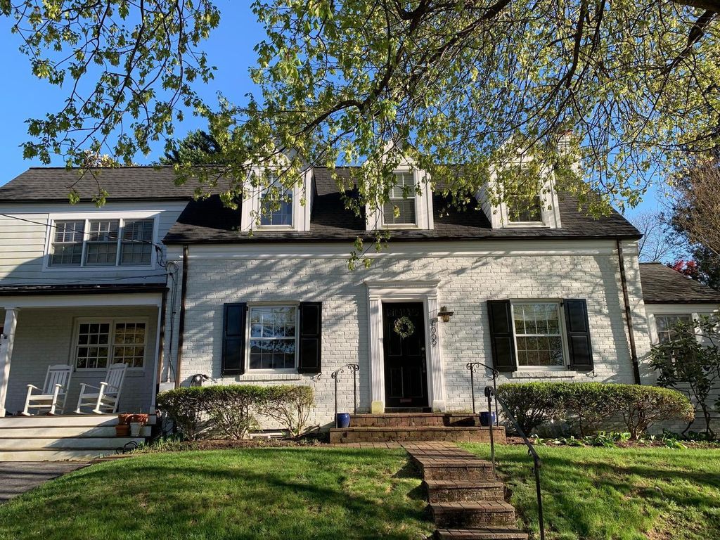 Property photo 1 of 2