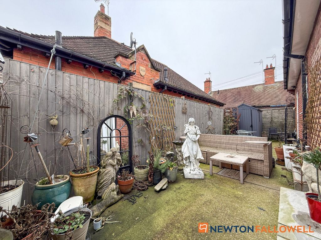 Property photo 3 of 18