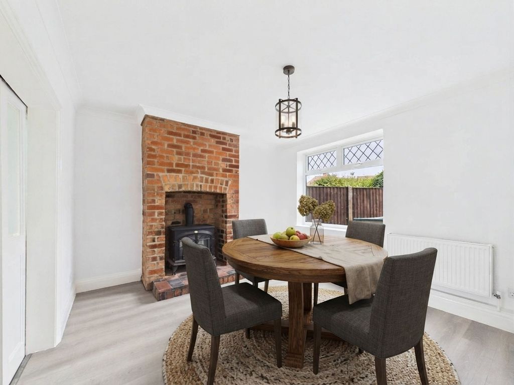 Property photo 2 of 15 Dining Room (Virtually Furnished)
