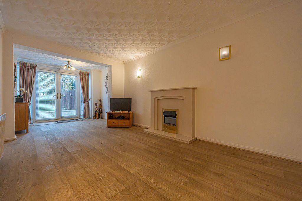 Property photo 3 of 25