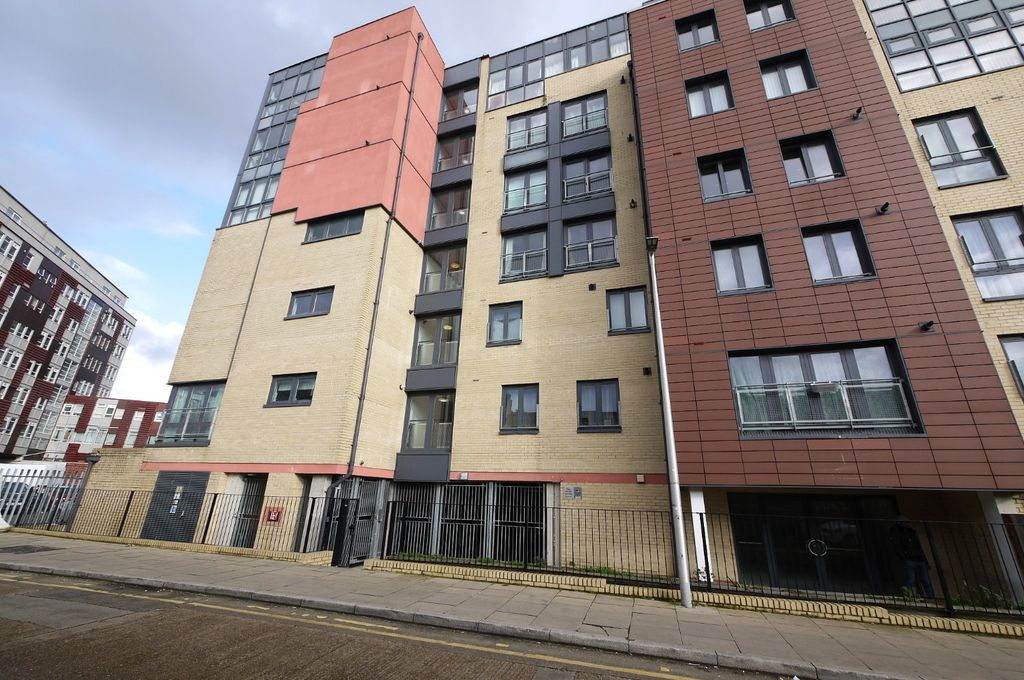 Property photo 1 of 6 4019610