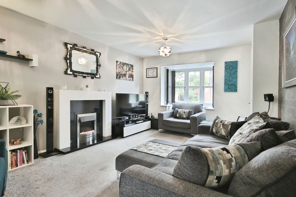 Property photo 3 of 12 4470809