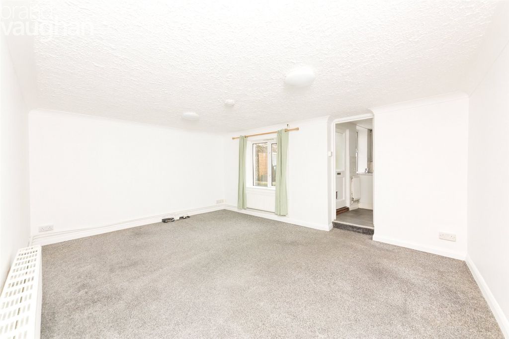 Property photo 3 of 6 Picture No. 04