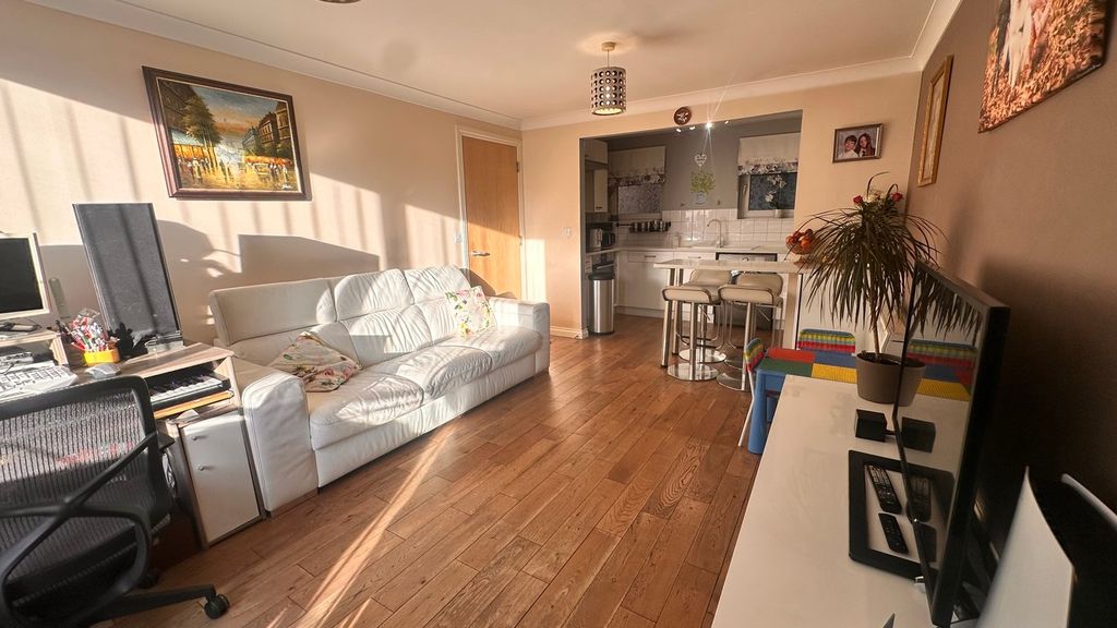 Property photo 2 of 9