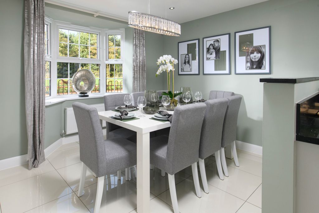 Property photo 1 of 8 Avondale Dining Room Woodland Heath Dwh