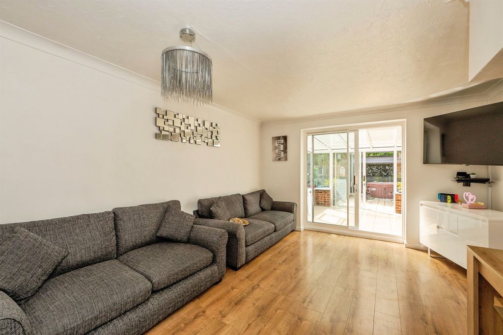 Property photo 2 of 18