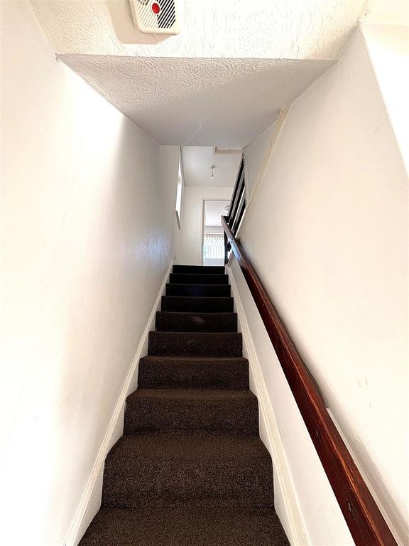 Property photo 2 of 16 Stairway.Jpg