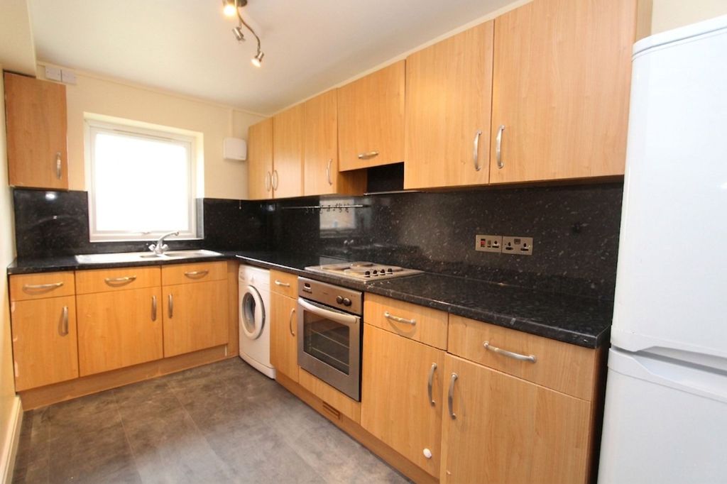 Property photo 2 of 8 Kitchen