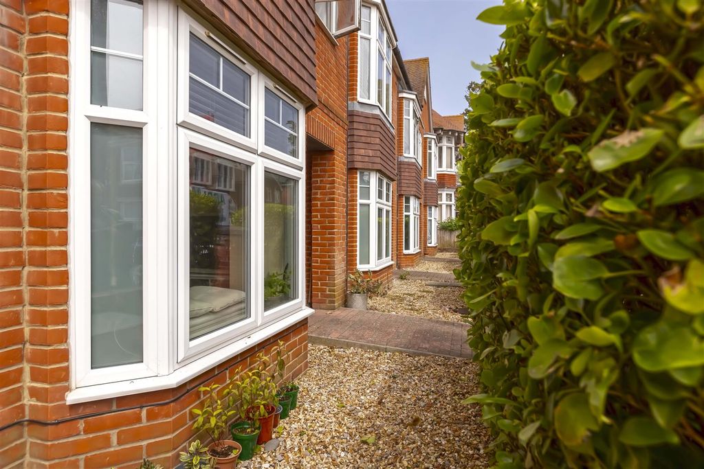 Property photo 1 of 10 For Sale By Aspire Residential | Wordsworth Road