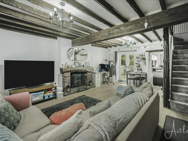 Property photo 3 of 21 Lounge