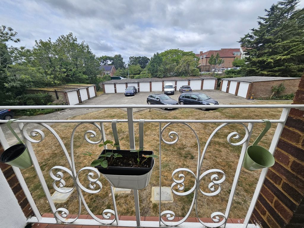 Property photo 2 of 11 Photo 1