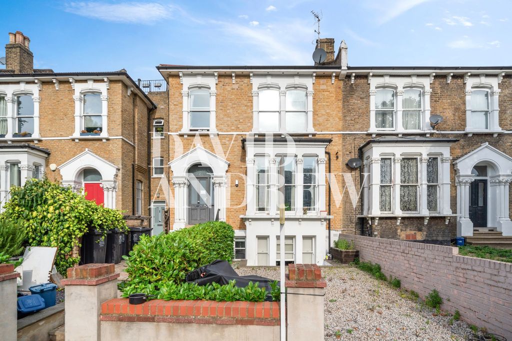 Property photo 3 of 12