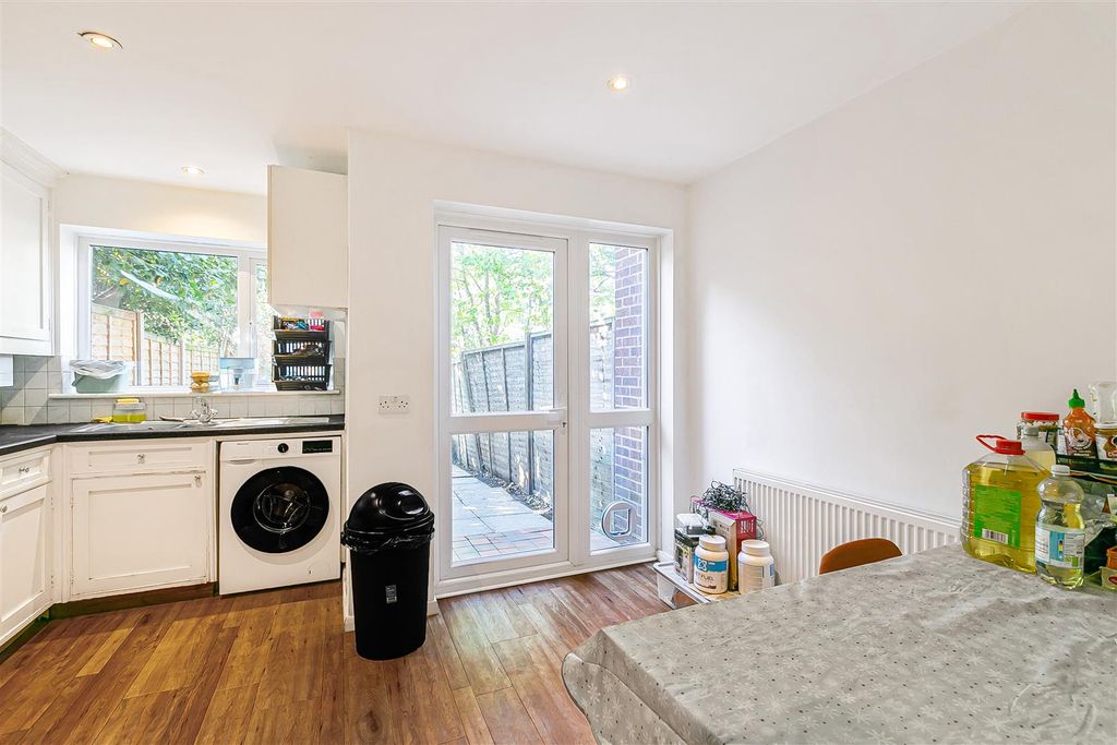 Property photo 2 of 18