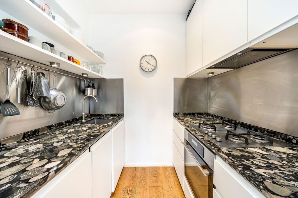 Property photo 3 of 8