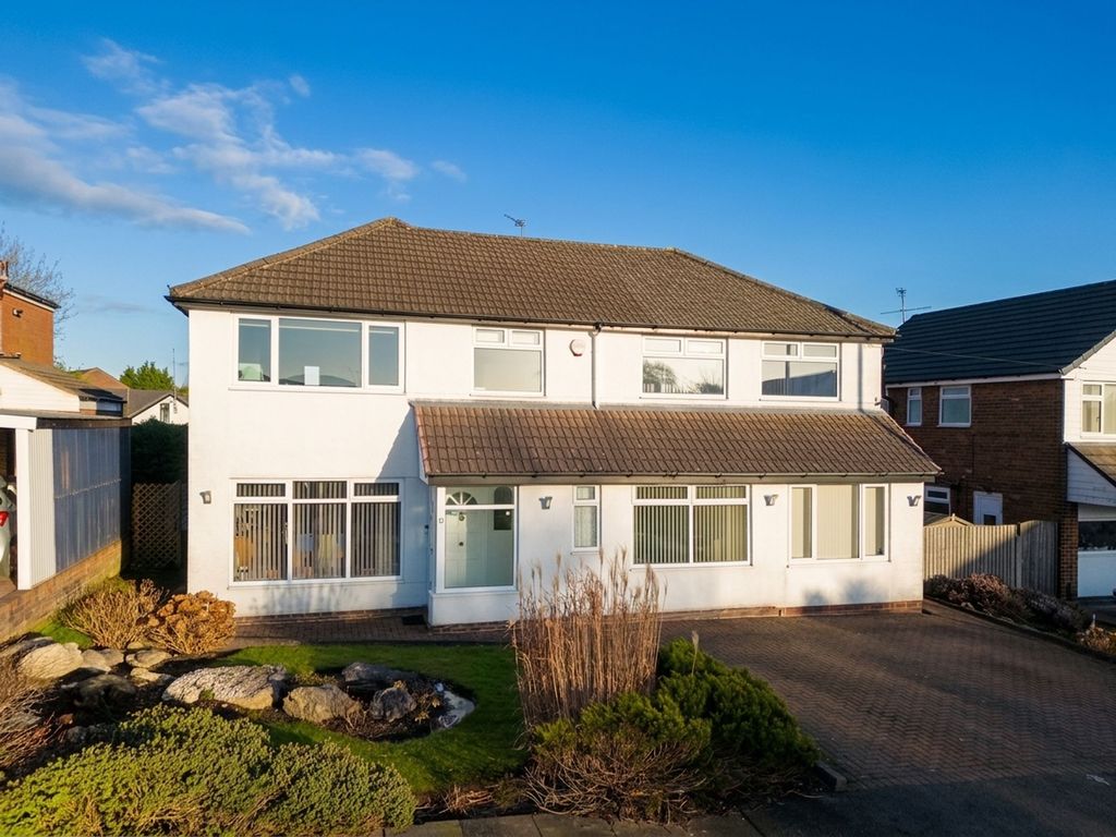 Property photo 1 of 32
