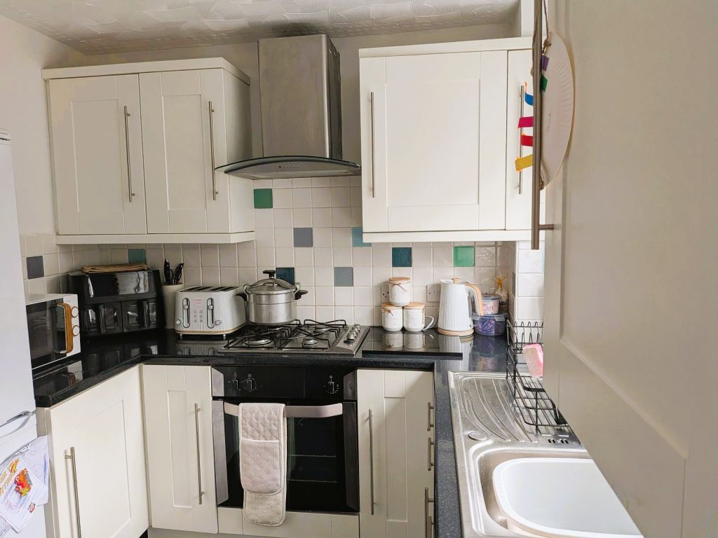 Property photo 3 of 5 Kitchen