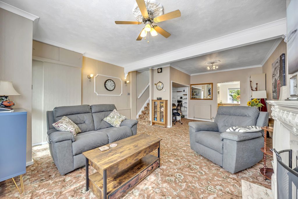 Property photo 3 of 20