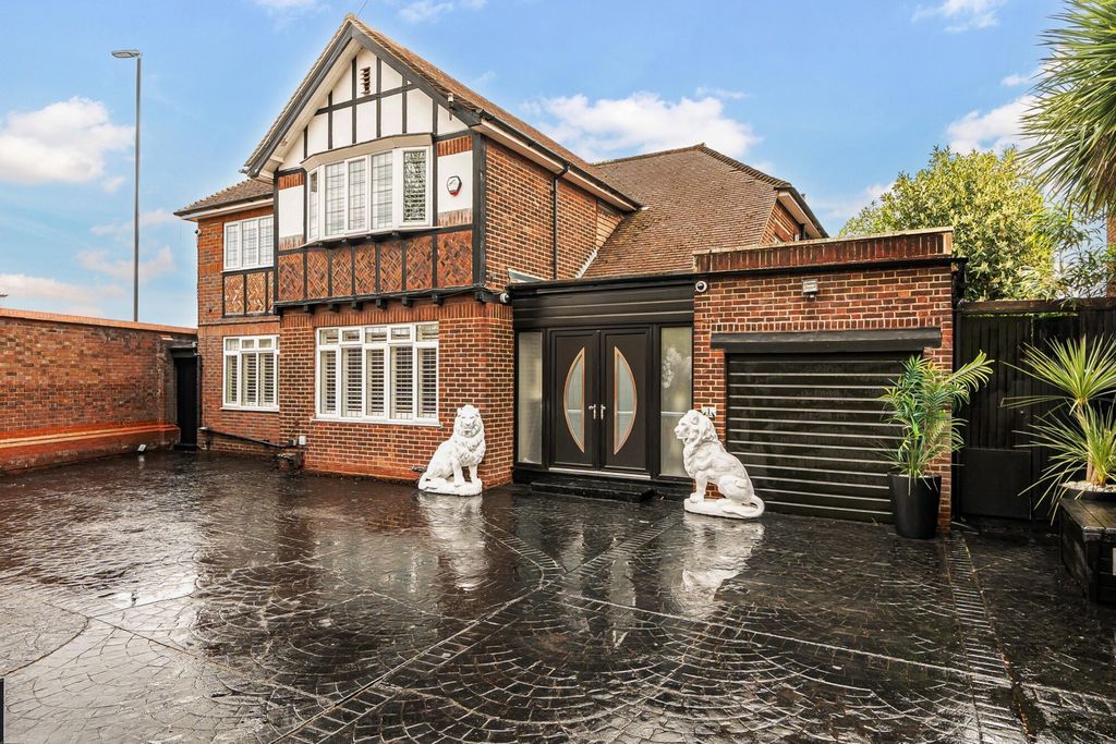 Property photo 1 of 50 1436504-31-69Ceb8...