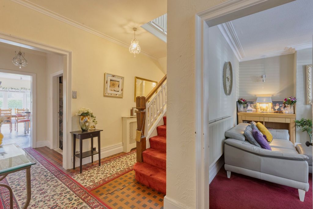 Property photo 2 of 42