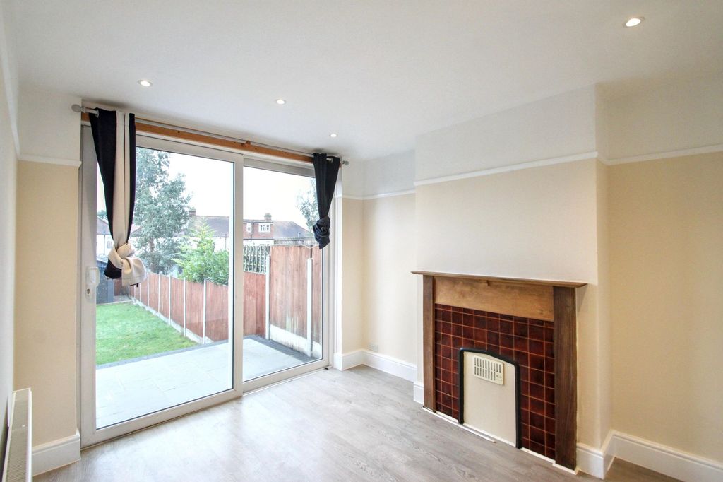 Property photo 3 of 24