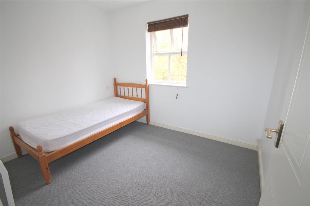 Property photo 3 of 10 Bedroom Two New.Jpg