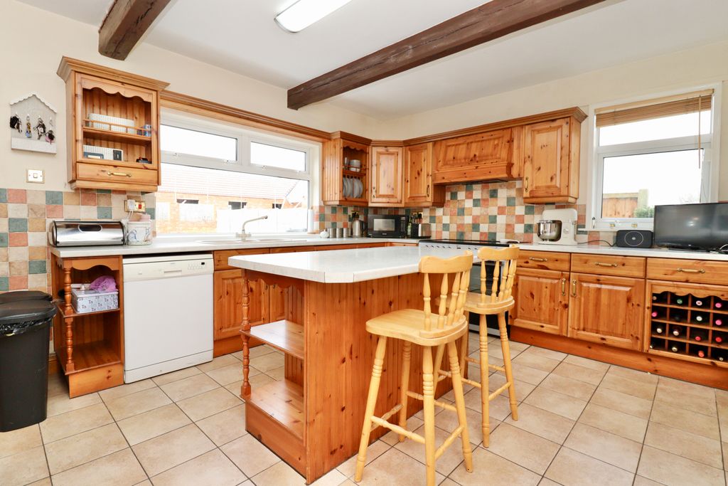 Property photo 3 of 27