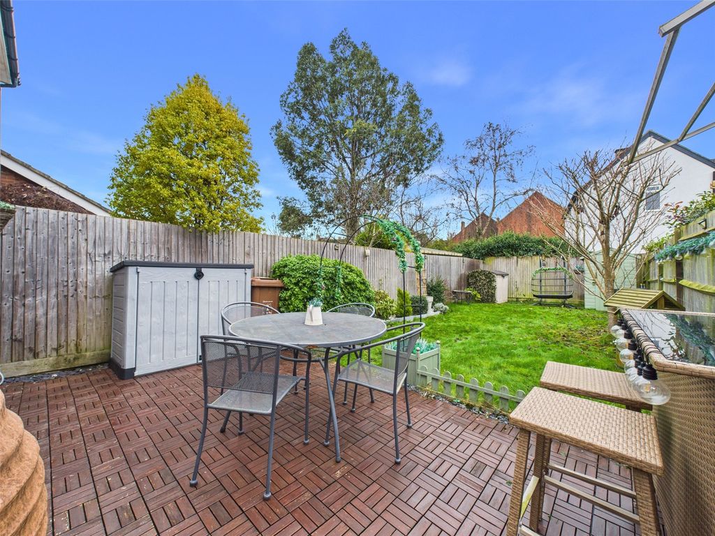 Property photo 2 of 17 Garden