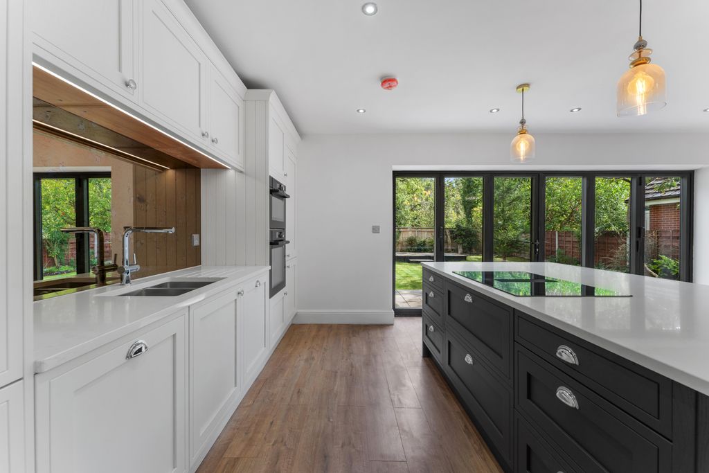 Property photo 2 of 28 Gallery