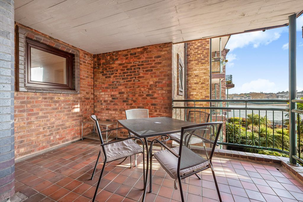 Property photo 3 of 10 Image