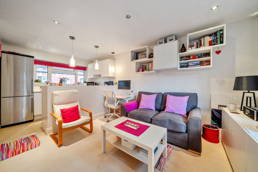 Property photo 3 of 19 1538450-1-6Ada369...