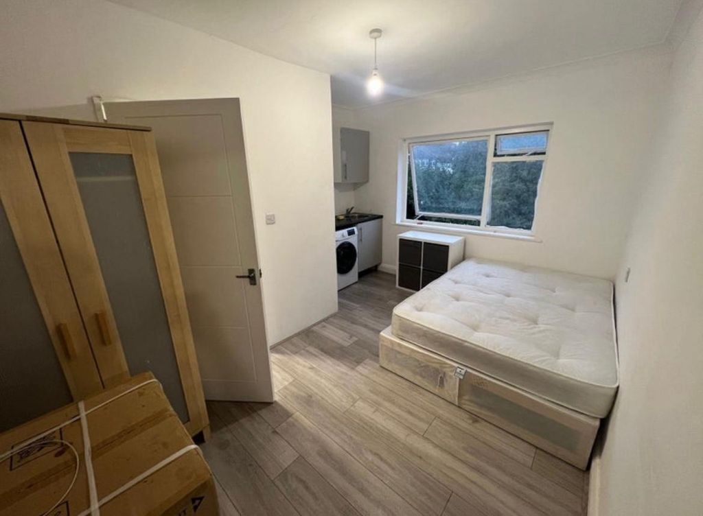 Property photo 1 of 3