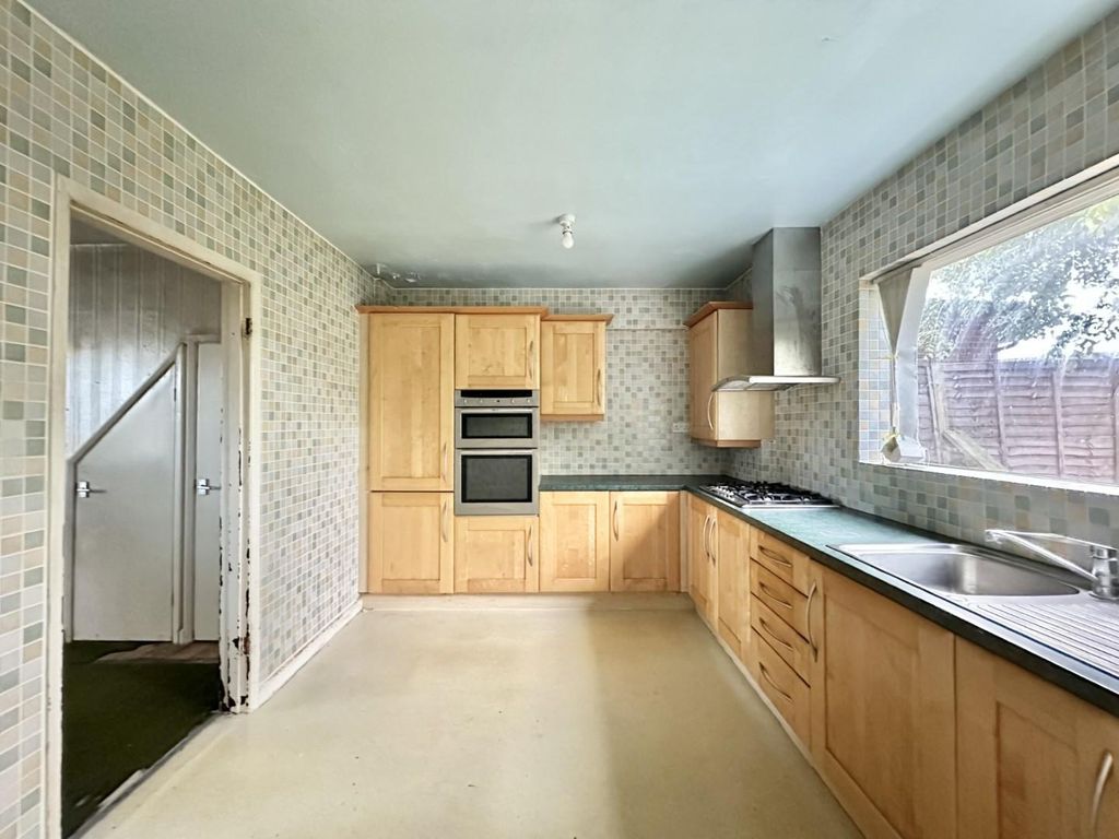 Property photo 3 of 11 Thumbnail_Img_7960.Jpg