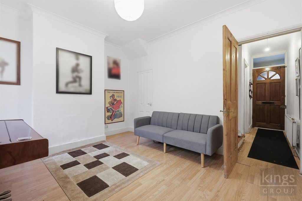 Property photo 3 of 13 Lounge/Diner