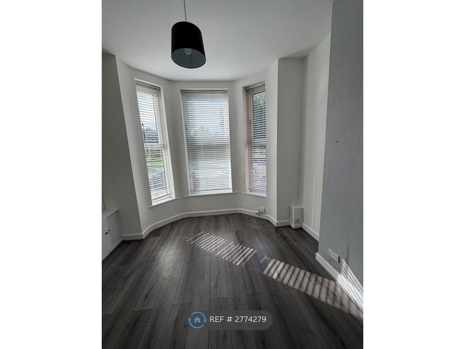 Property photo 1 of 3