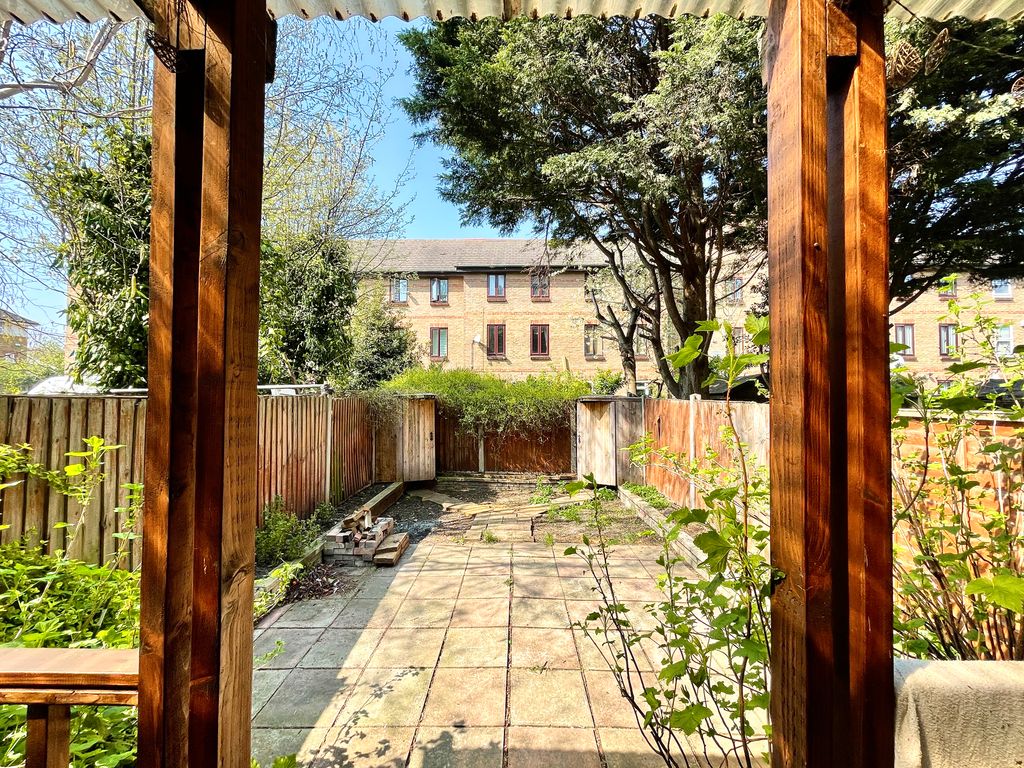 Property photo 1 of 10 Communal Garden.Jpg