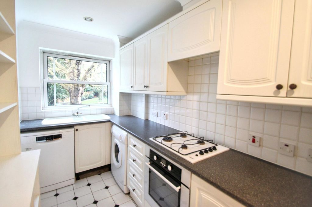 Property photo 2 of 20