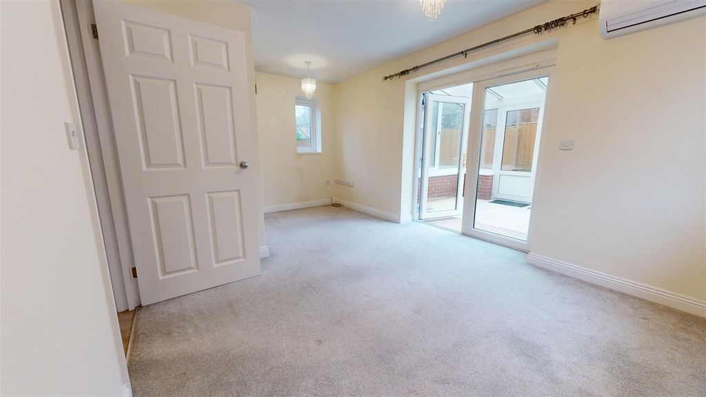 Property photo 3 of 12 12092025_133911.Jpg