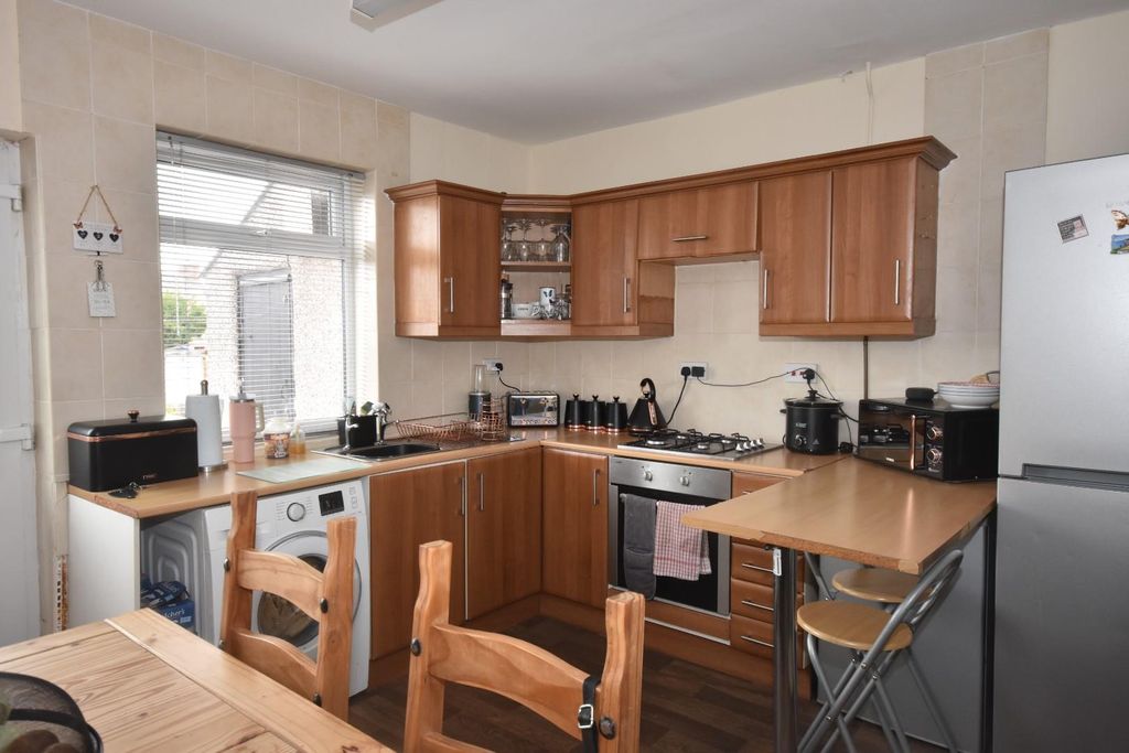 Property photo 3 of 9 Kitchen Diner 02.Jpg