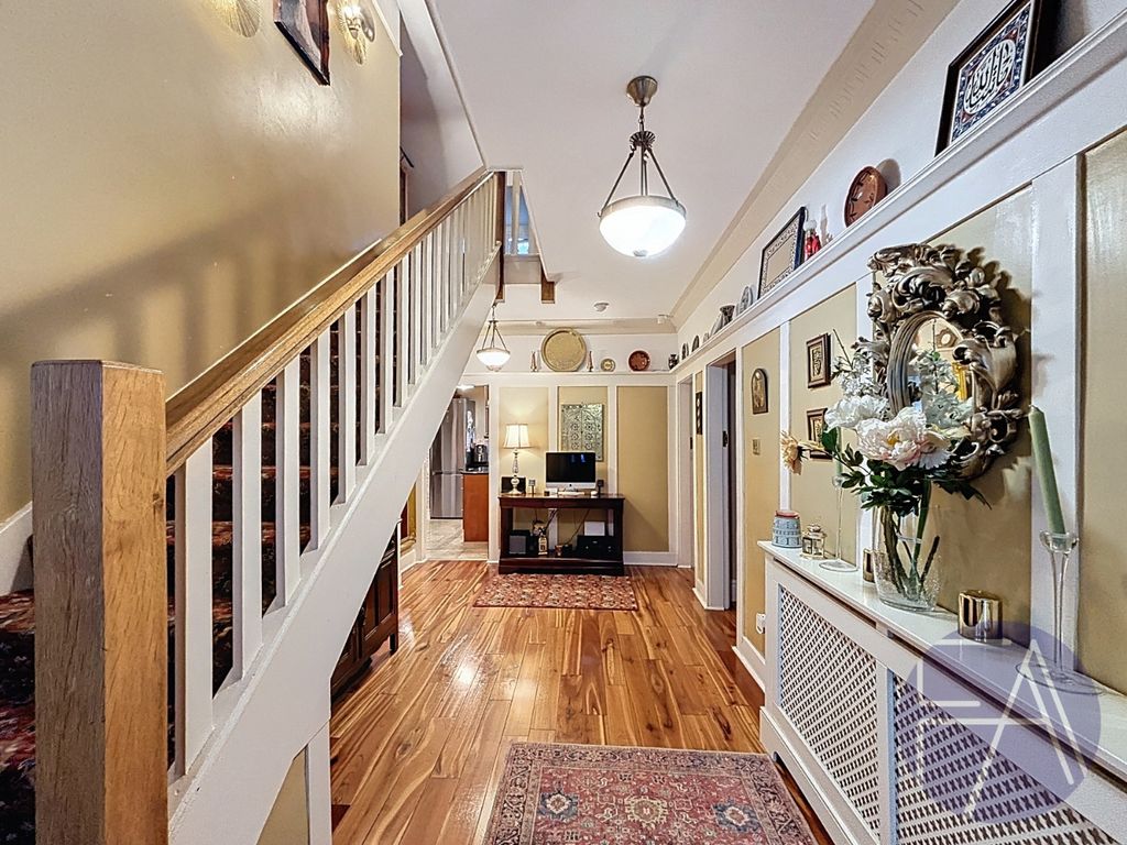 Property photo 2 of 33 4744651