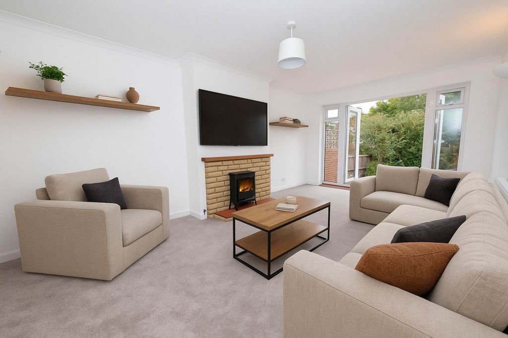 Property photo 2 of 17