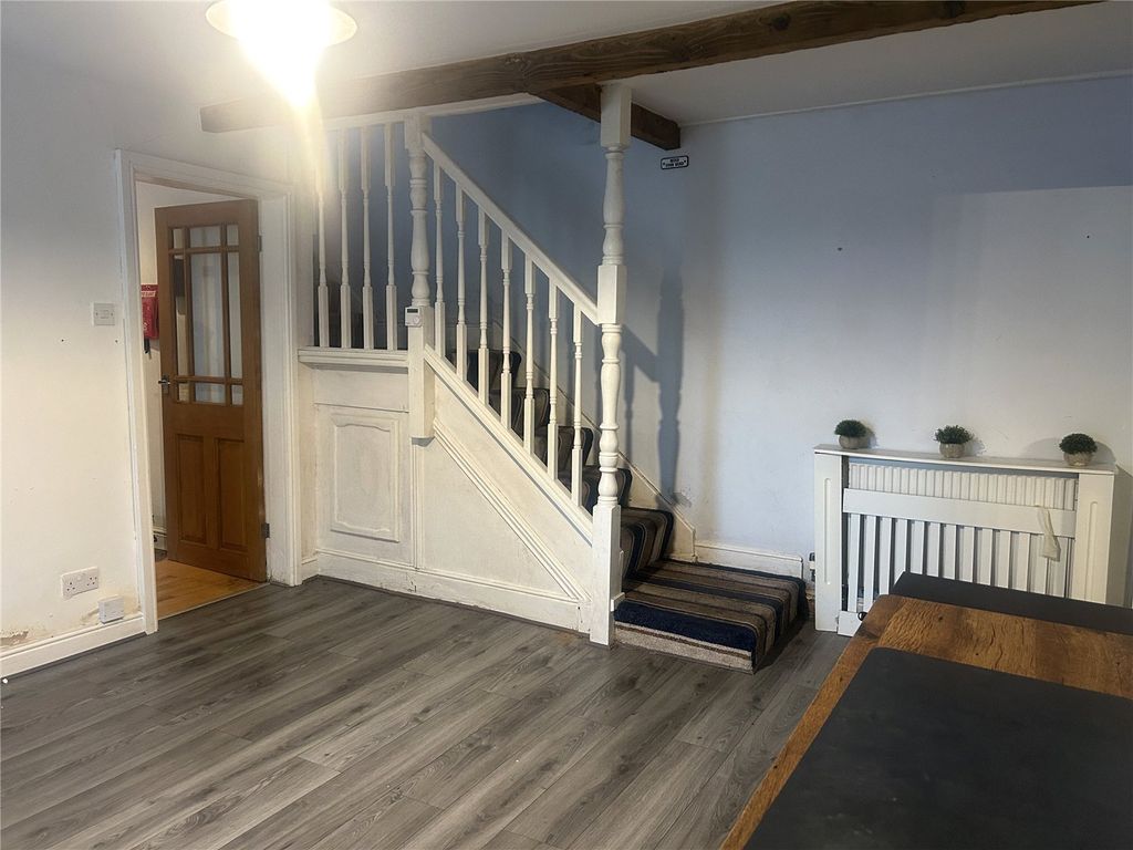 Property photo 3 of 12 Lounge