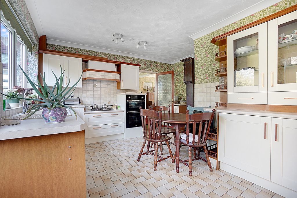 Property photo 3 of 24 3590517
