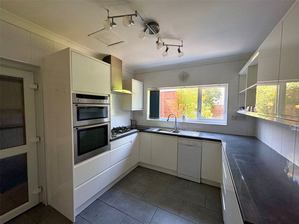 Property photo 2 of 21 Picture No. 01