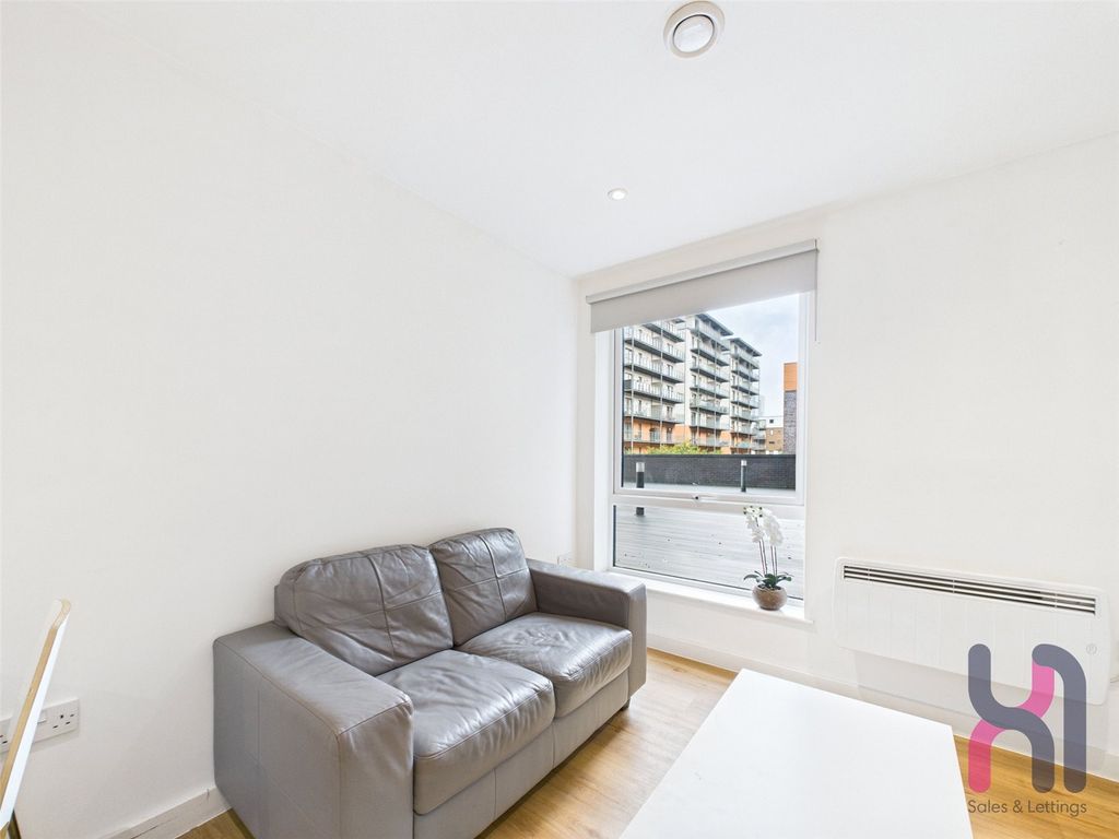 Property photo 2 of 6 Picture No. 13