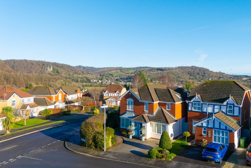 Property photo 1 of 53 Award-Winning Media Team On Every Listing_52