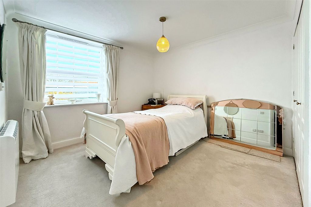 Property photo 2 of 10 Picture No. 15
