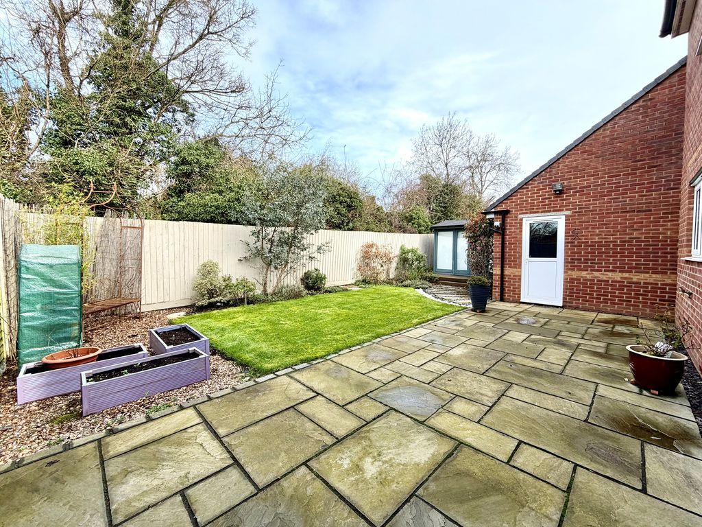 Property photo 3 of 16 Garden