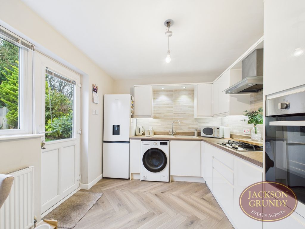 Property photo 3 of 12 Yeoman Meadow