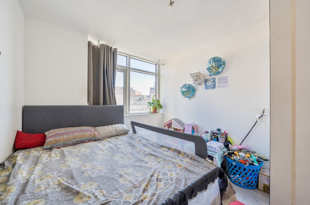 Property photo 3 of 10 1363899-1-68E4Ab1...