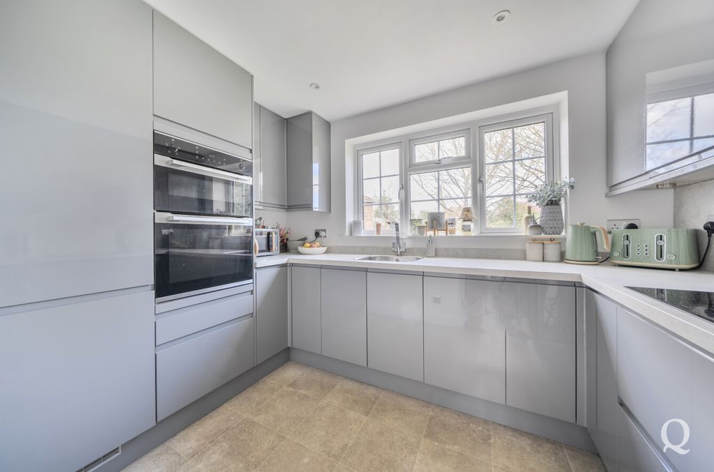 Property photo 2 of 27 891Fdcad-Be27-41c...